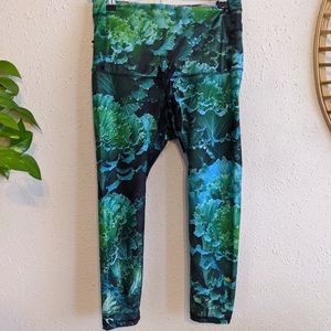 Kale & Beets Bewildher Cropped Leggings Medium